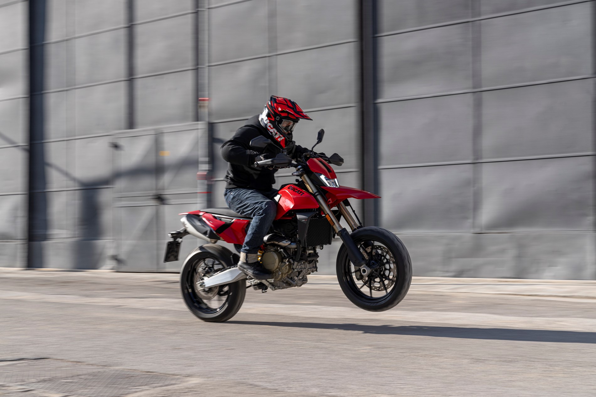 Nieuwe Hypermotard V2 in onze showrooms!