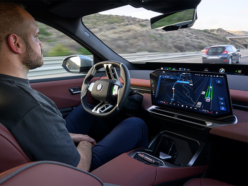 Volvo Postiaux - BMW Highway Assistant : plus de 200 millions de kilomètres parcourus en mode mains libres par les clients.